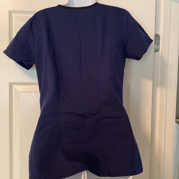 Greys Anatomy by Barco Active Scrub Top - Picture 2 of 2